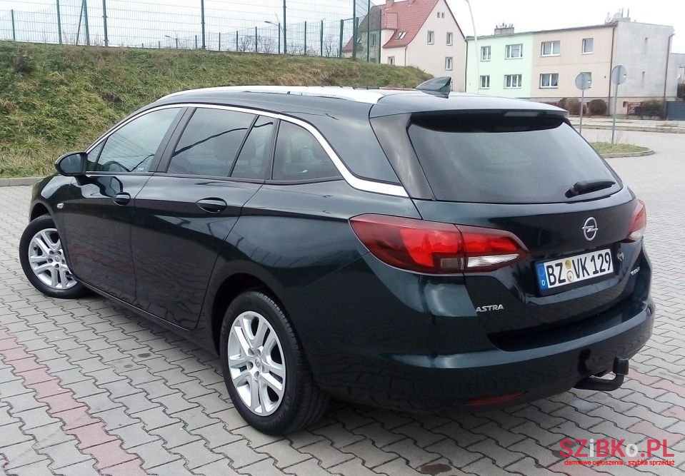 2017' Opel Astra photo #4