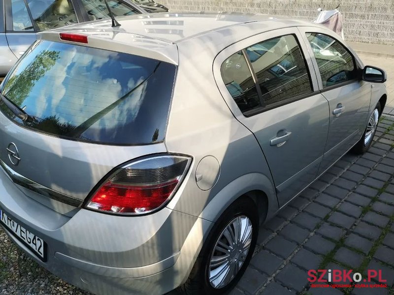 2008' Opel Astra photo #4