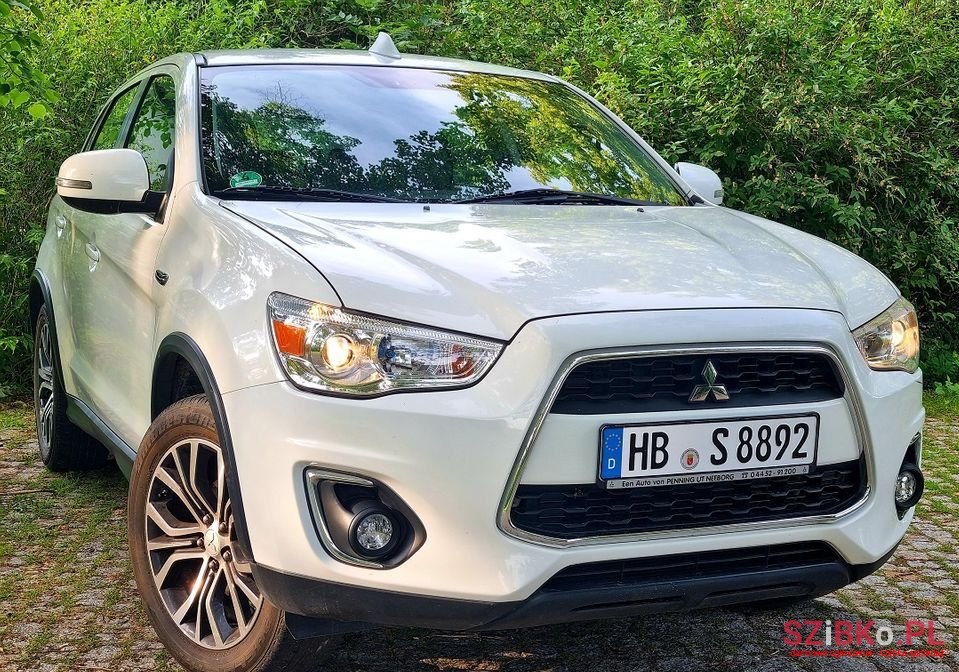 2015' Mitsubishi ASX photo #1