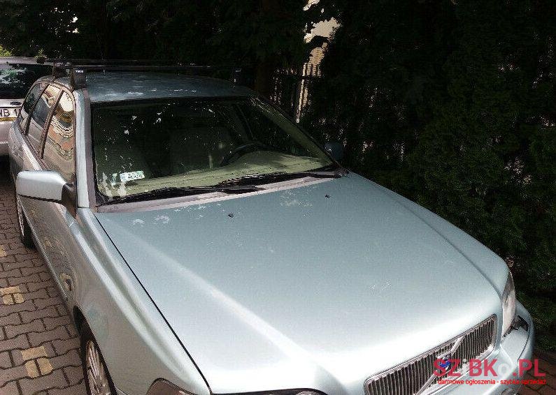 2004' Volvo V40 photo #1