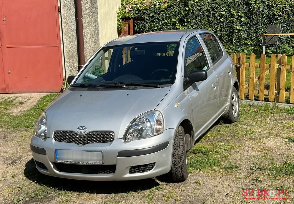 2004' Toyota Yaris photo #2