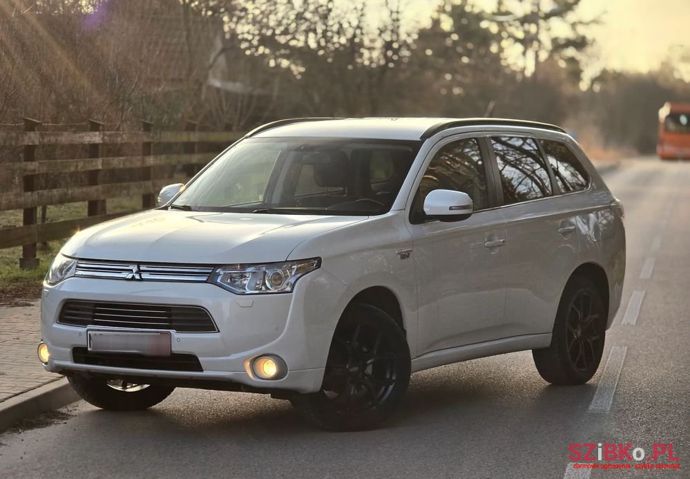 2014' Mitsubishi Outlander photo #1