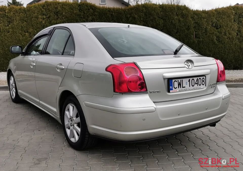 2005' Toyota Avensis photo #3