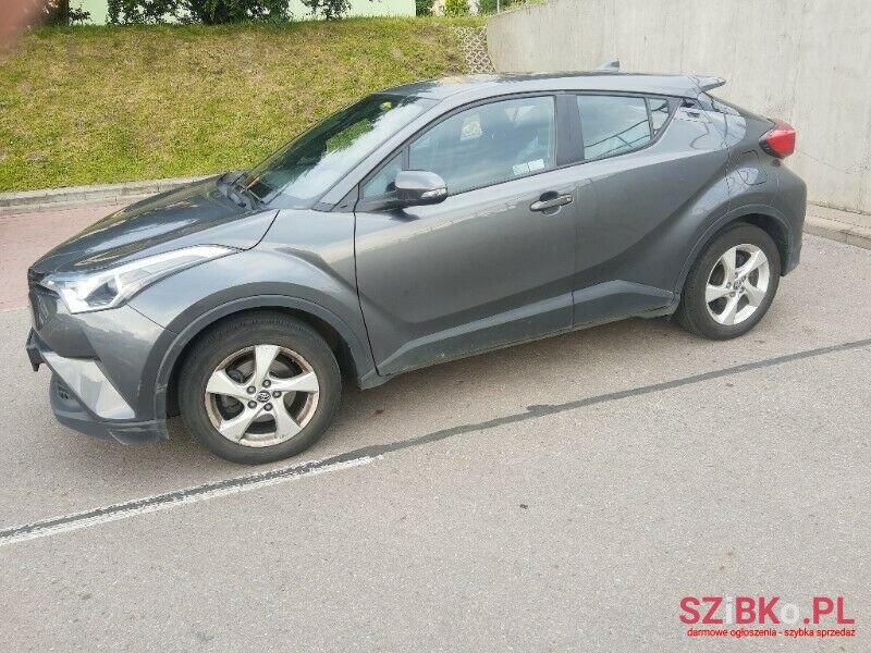 2016' Toyota C-HR photo #2