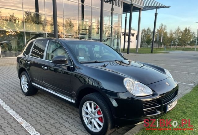 2004' Porsche Cayenne photo #2