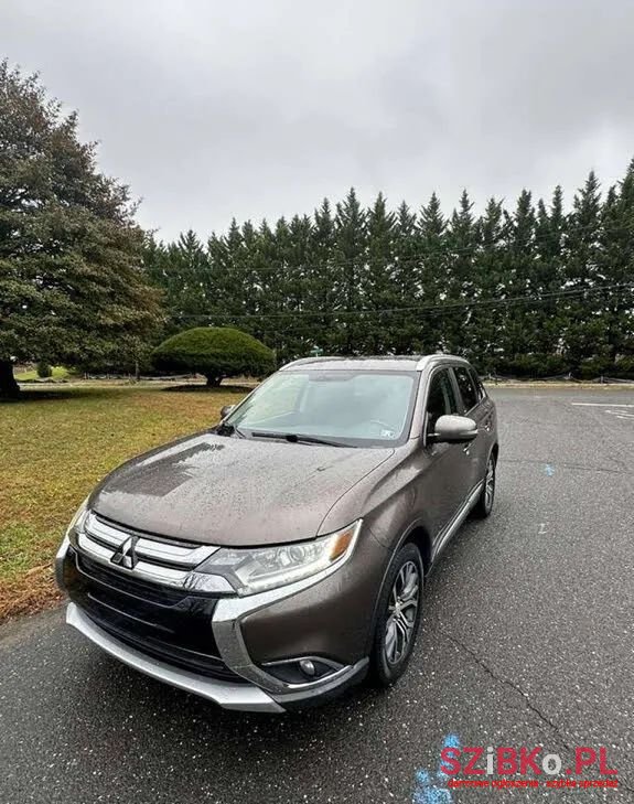 2018' Mitsubishi Outlander photo #3