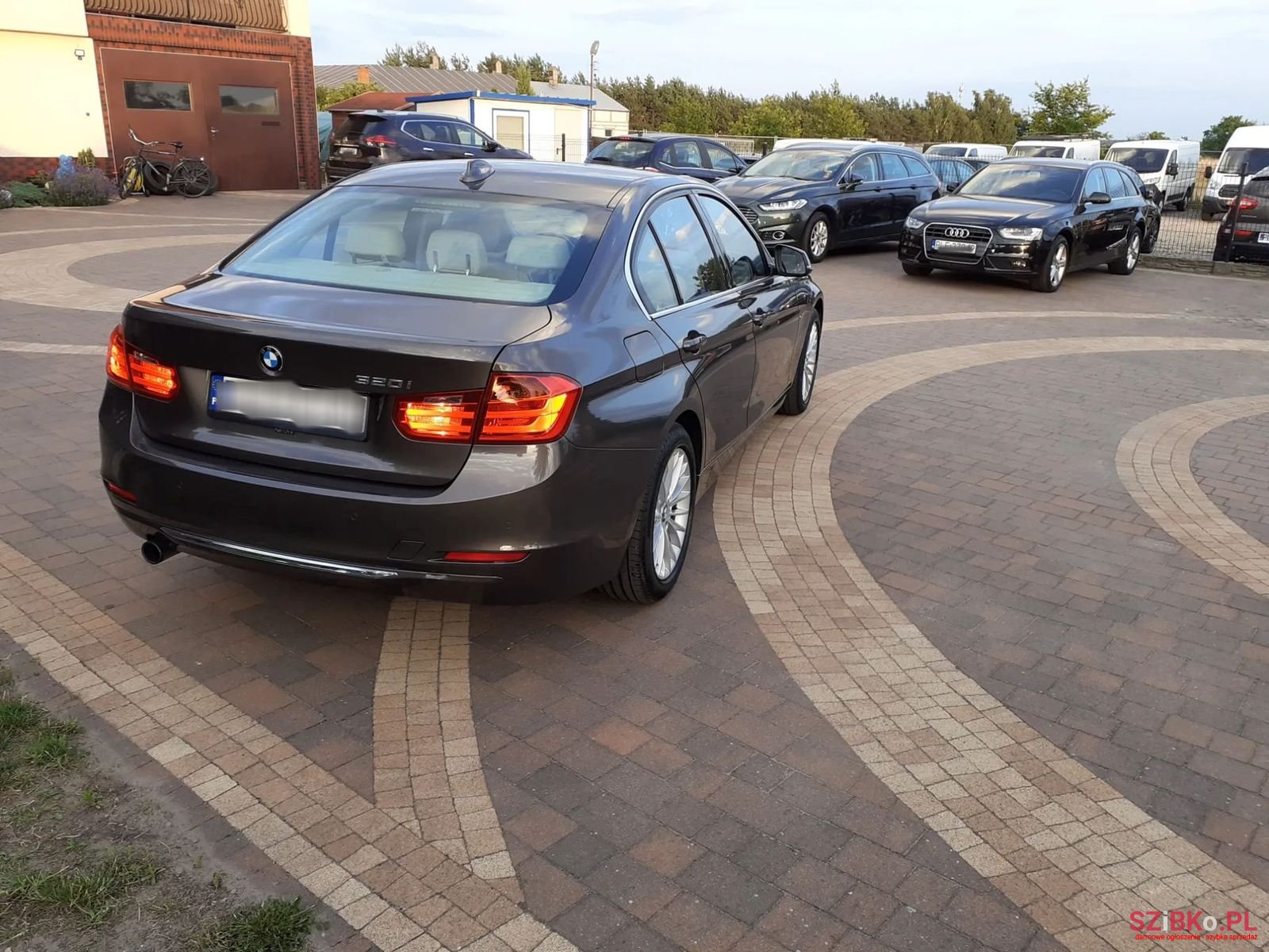 2012' BMW 3 Series photo #3