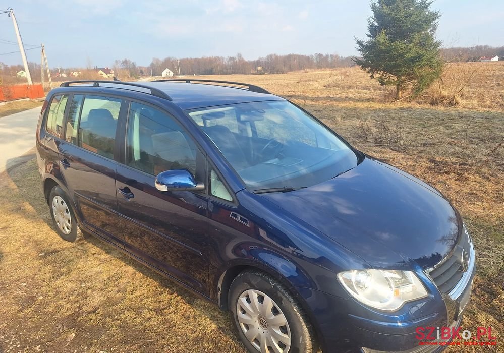 2007' Volkswagen Touran photo #1