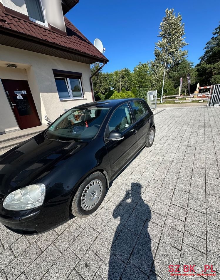 2005' Volkswagen Golf photo #5