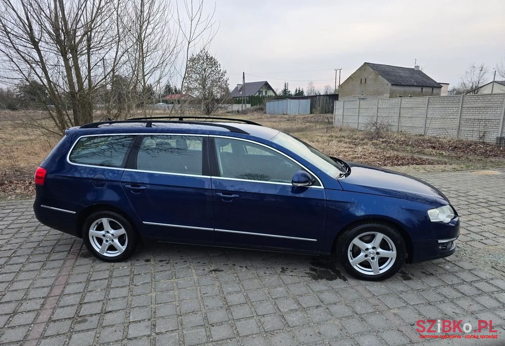 2008' Volkswagen Passat photo #4