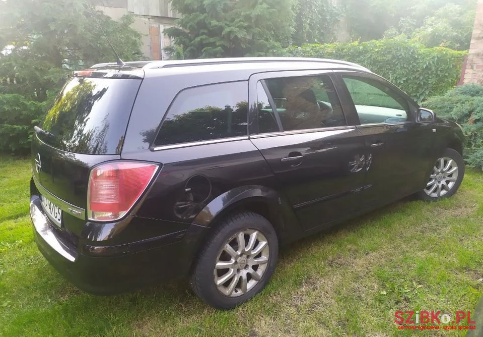 2005' Opel Astra photo #1