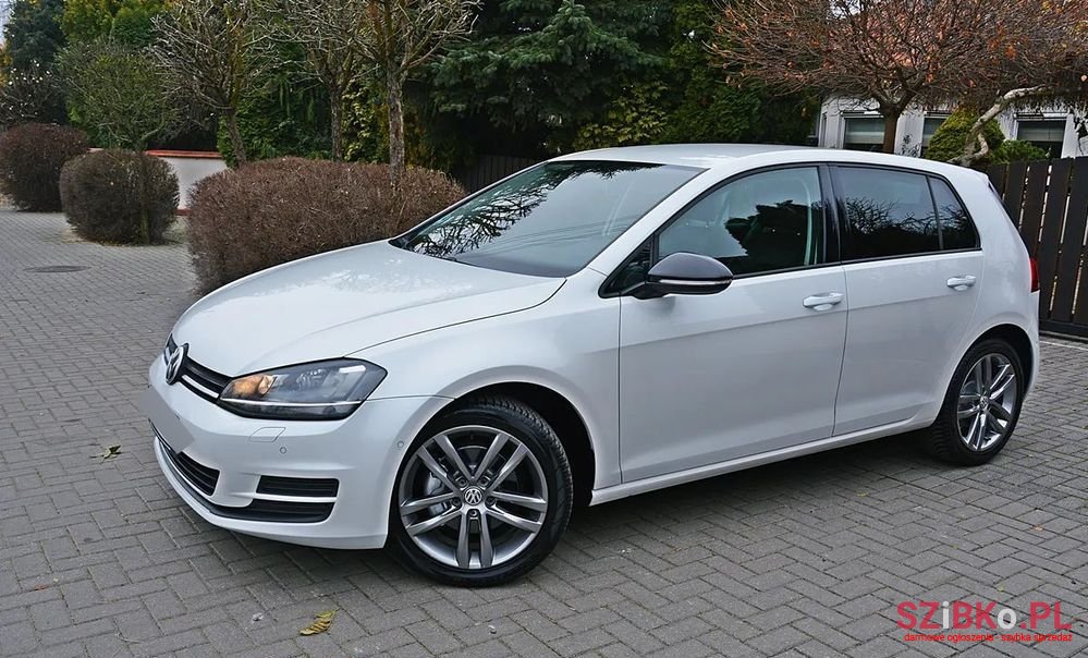 2016' Volkswagen Golf photo #3