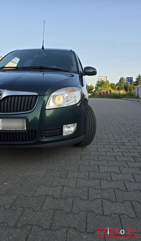 2009' Skoda Roomster 1.6 16V photo #5
