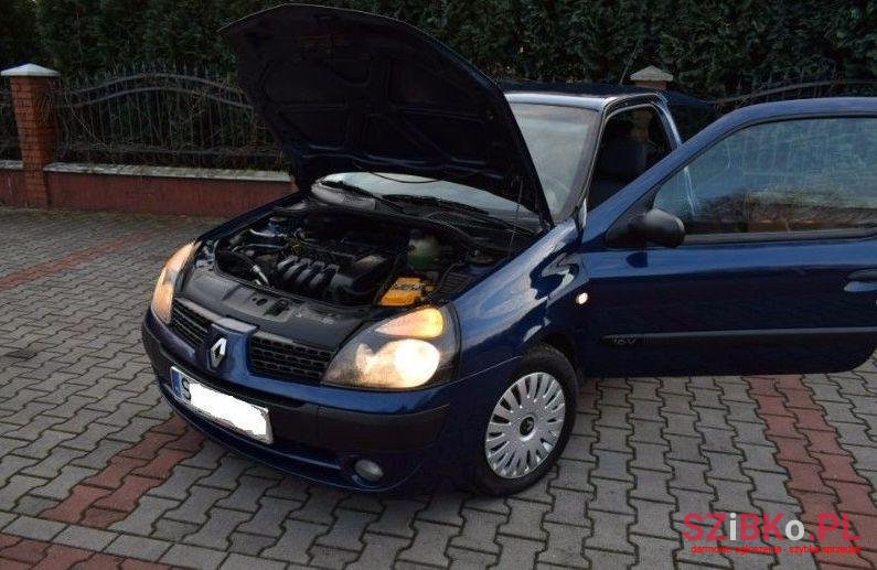 2001' Renault Clio photo #2