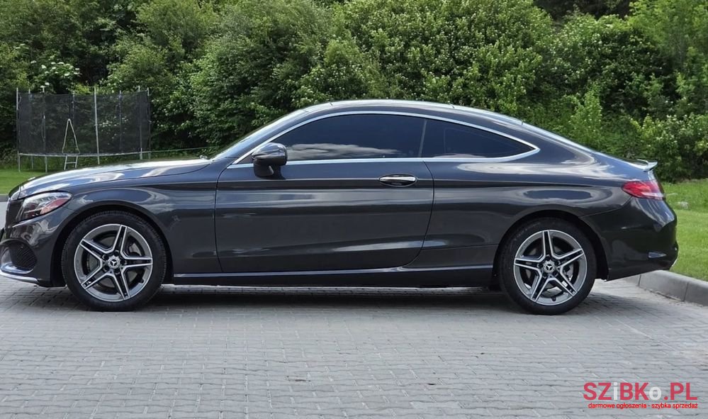 2018' Mercedes-Benz C-Class 300 9G-Tronic Amg Line photo #4