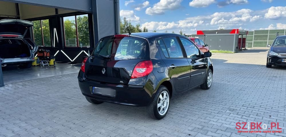 2007' Renault Clio photo #3