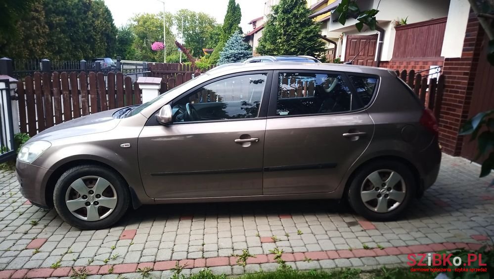 2008' Kia Ceed photo #1