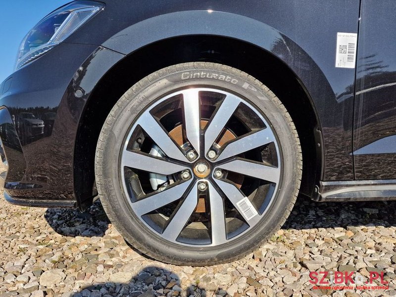 2024' Volkswagen Touran photo #4