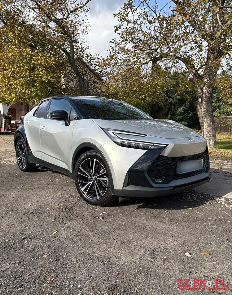 2023' Toyota C-HR photo #1