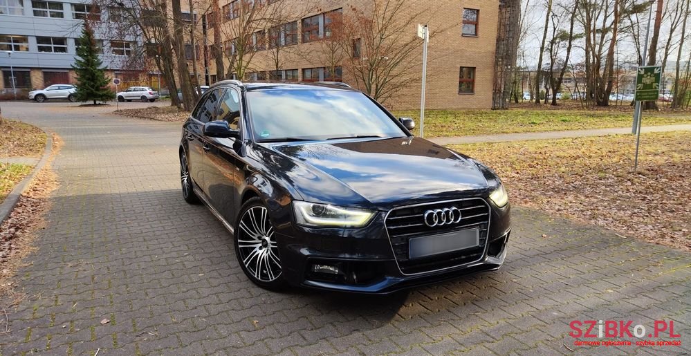 2012' Audi A4 Avant photo #1