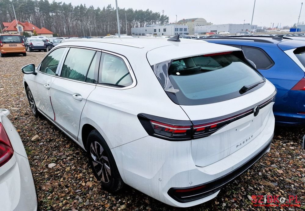 2024' Volkswagen Passat photo #3