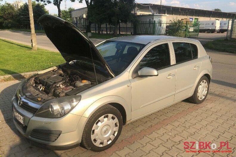 2006' Opel Astra photo #4
