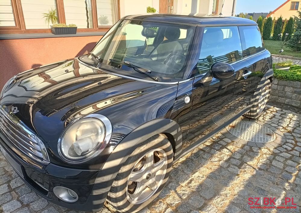 2009' MINI Cooper Standard photo #4