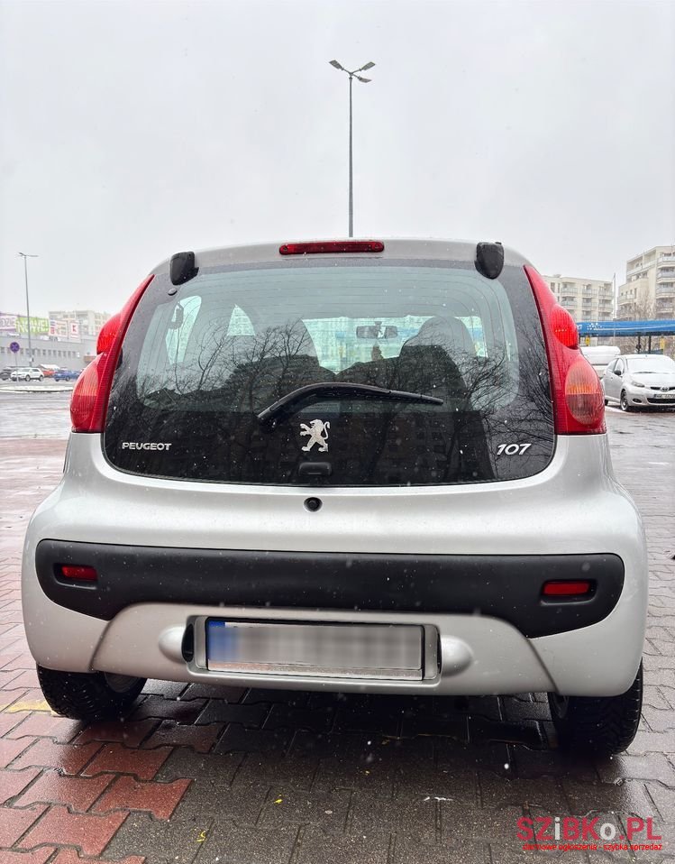 2010' Peugeot 107 1.0 Trendy Euro5 photo #3