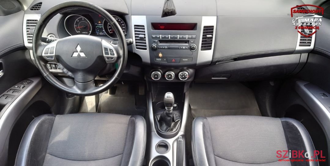 2011' Mitsubishi Outlander photo #4