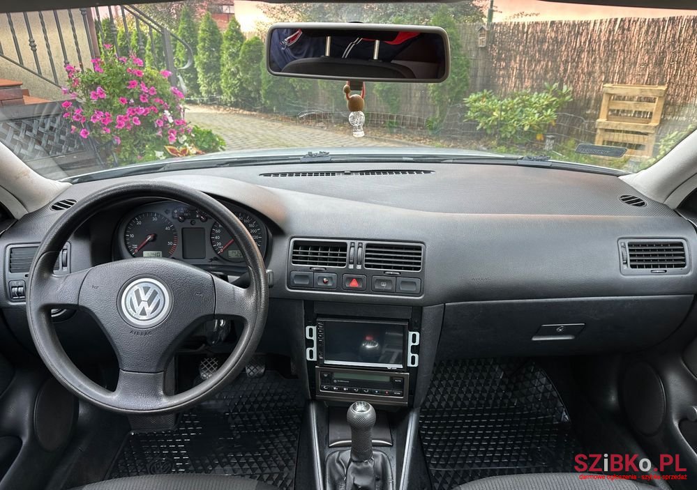 2003' Volkswagen Bora photo #3