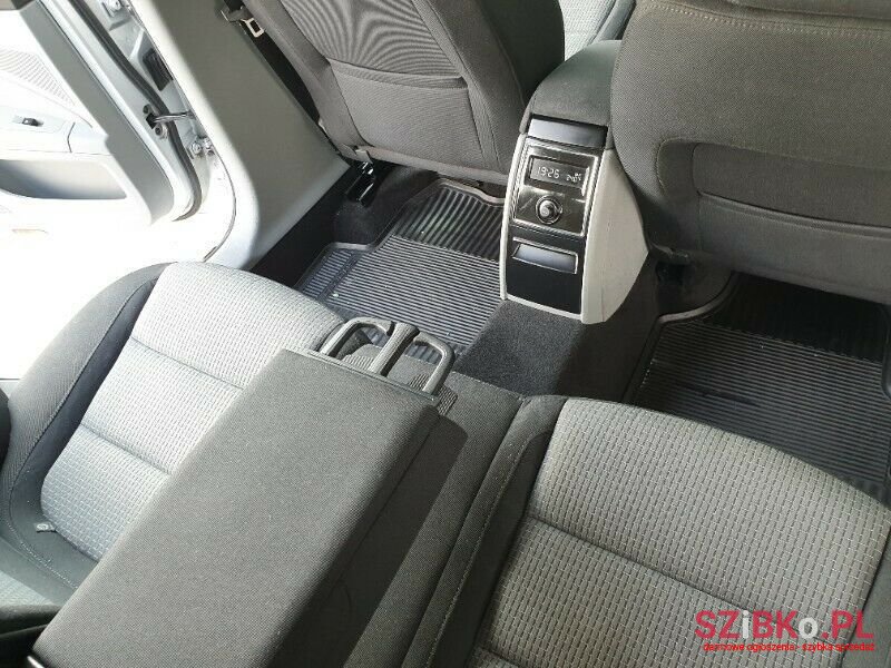 2011' Skoda Superb photo #5