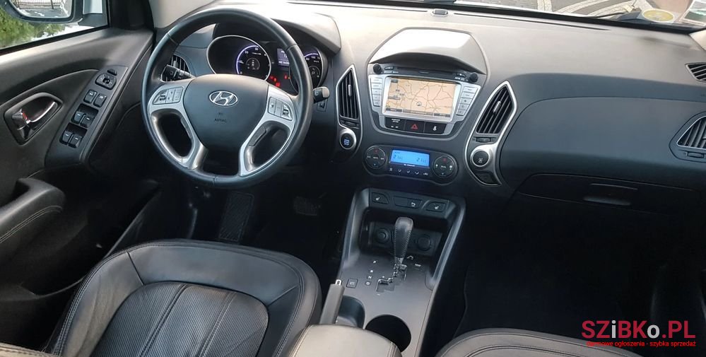 2011' Hyundai ix35 photo #6