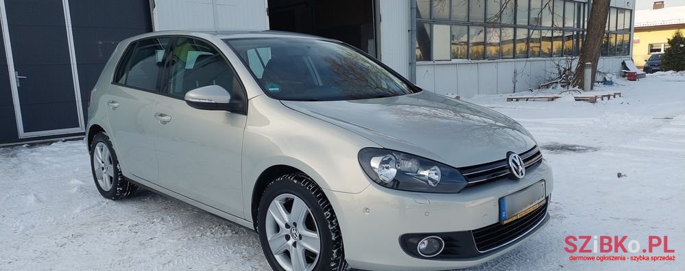 2009' Volkswagen Golf photo #1