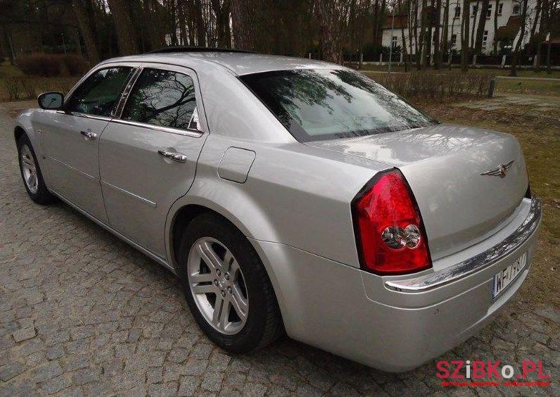 2005' Chrysler 300C photo #1