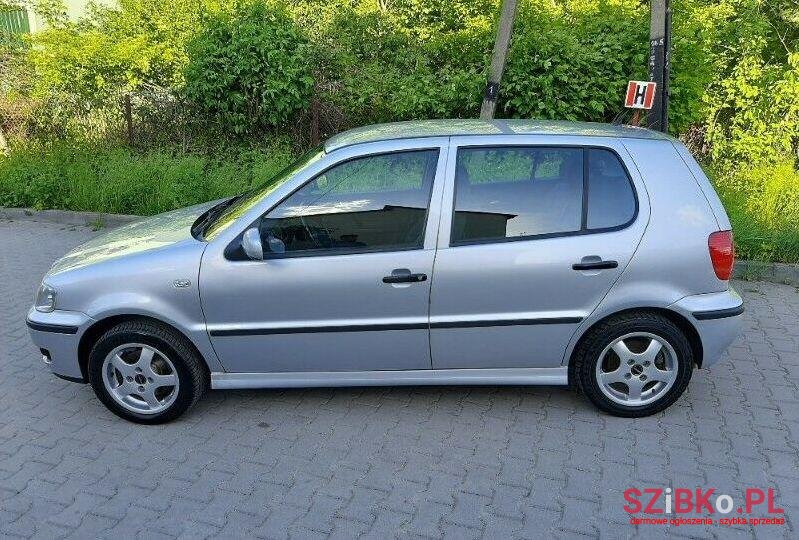 2001' Volkswagen Polo photo #1