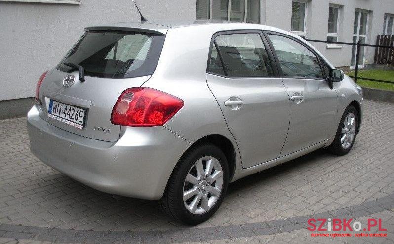 2007' Toyota Auris photo #1