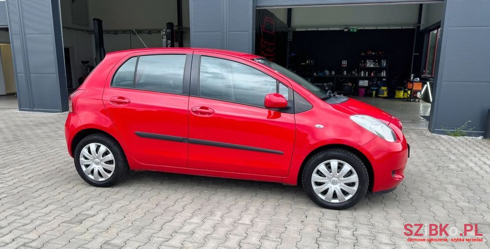 2008' Toyota Yaris 1.3 Luna photo #3