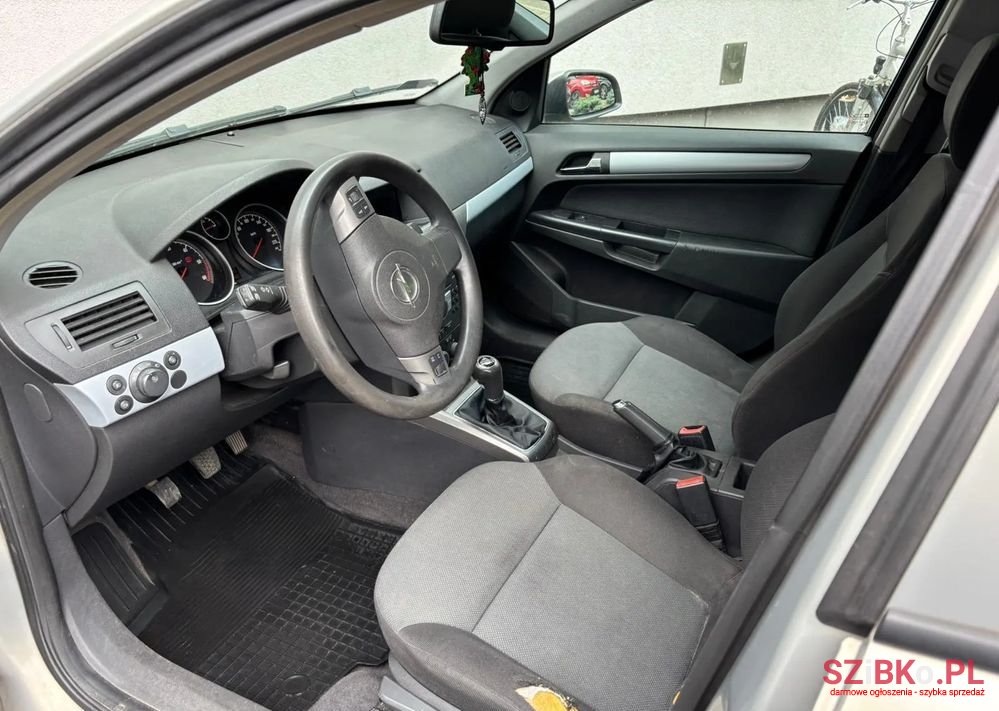 2005' Opel Astra 1.9 Cdti Cosmo photo #4