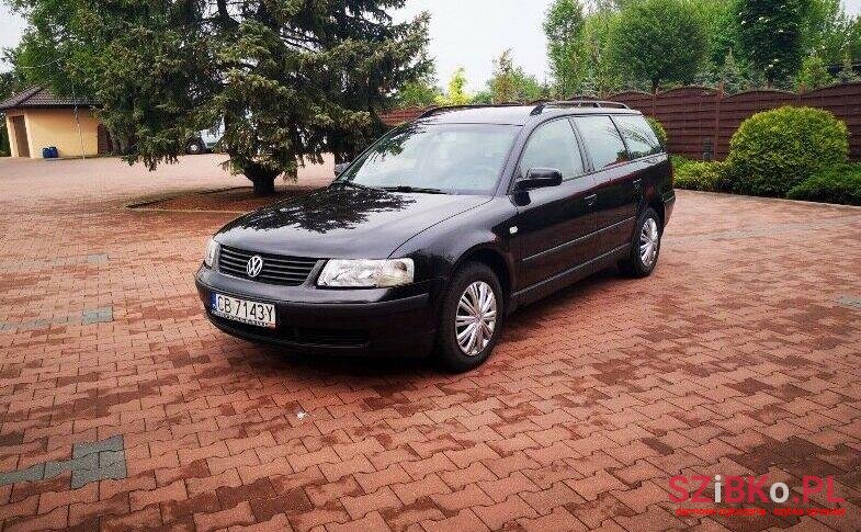 2000' Volkswagen Passat photo #1