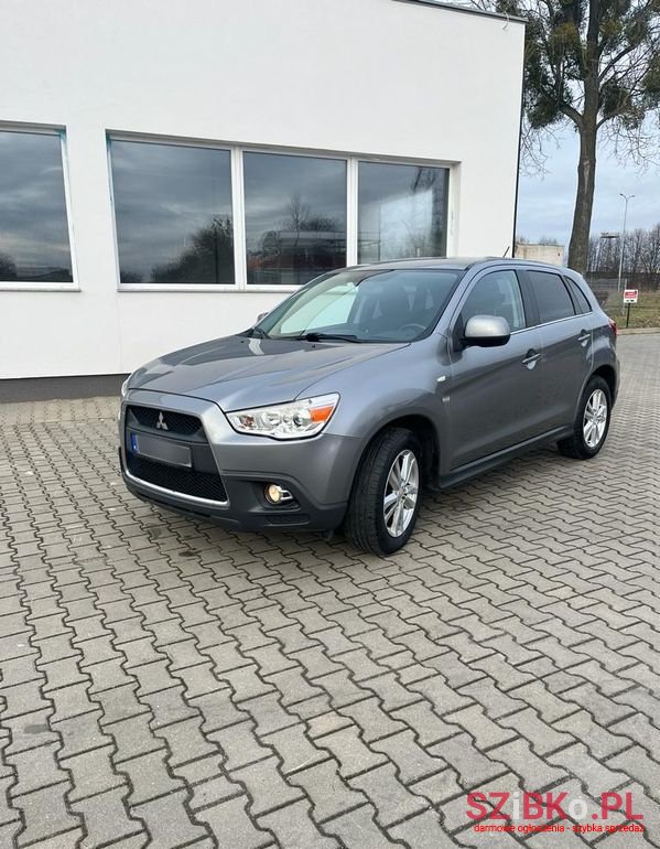 2011' Mitsubishi ASX photo #1