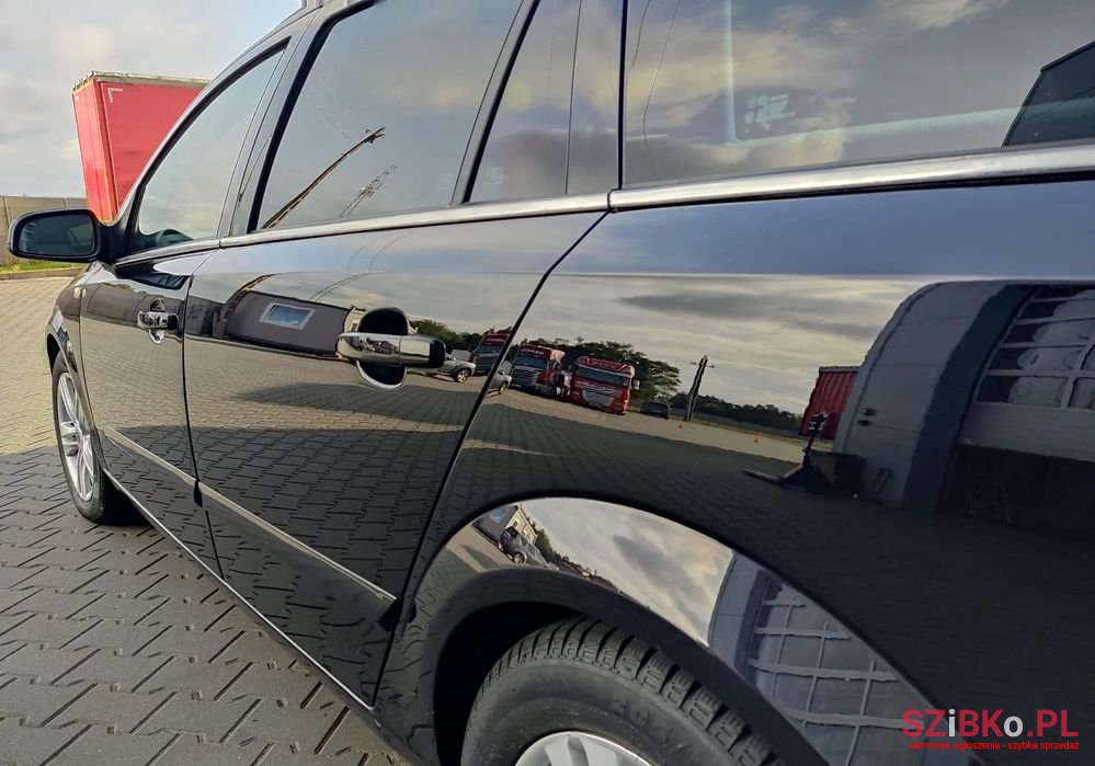 2006' Opel Astra Iii 1.9 Cdti Sport photo #2