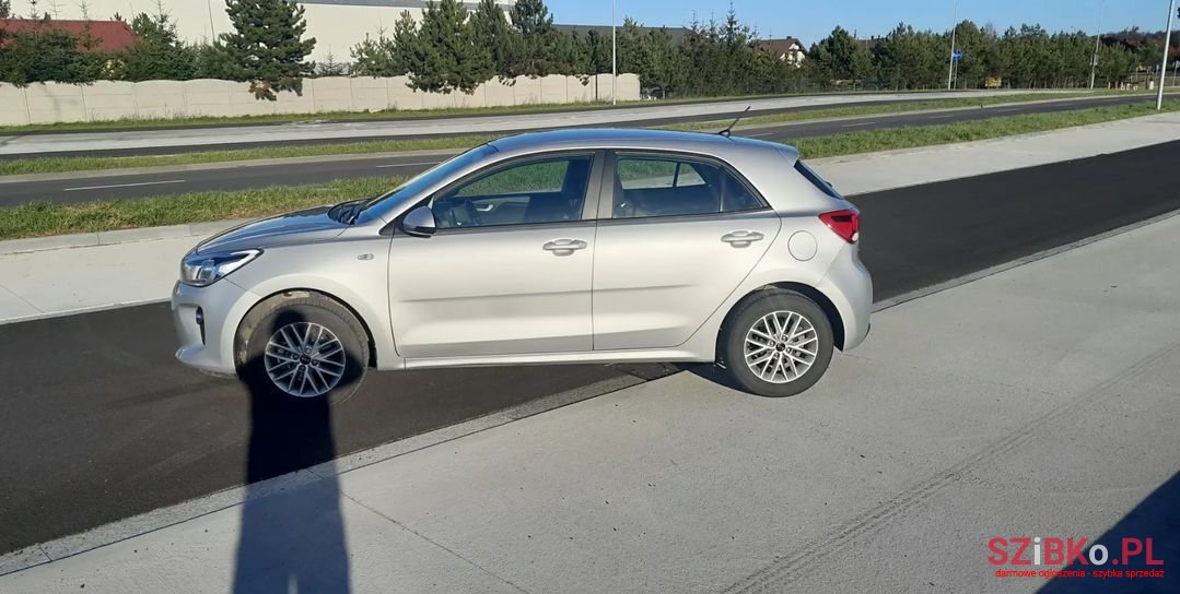 2019' Kia Rio photo #6