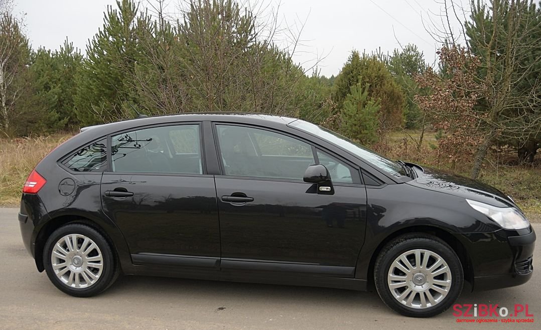 2008' Citroen C4 photo #6