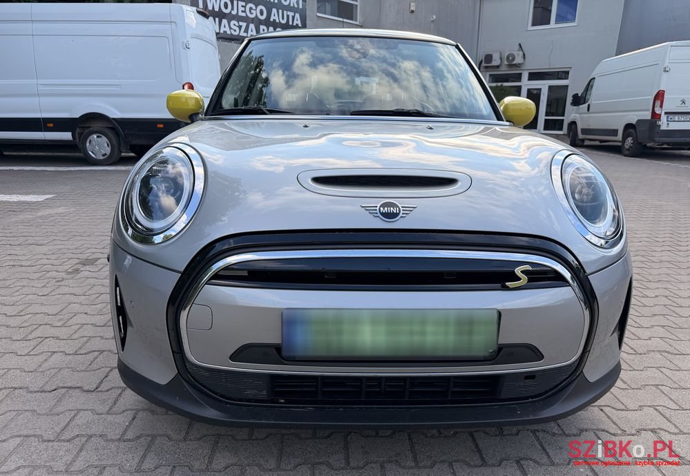 2023' MINI Cooper Se Essential Trim photo #1