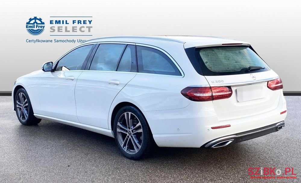 2021' Mercedes-Benz E-Class photo #3