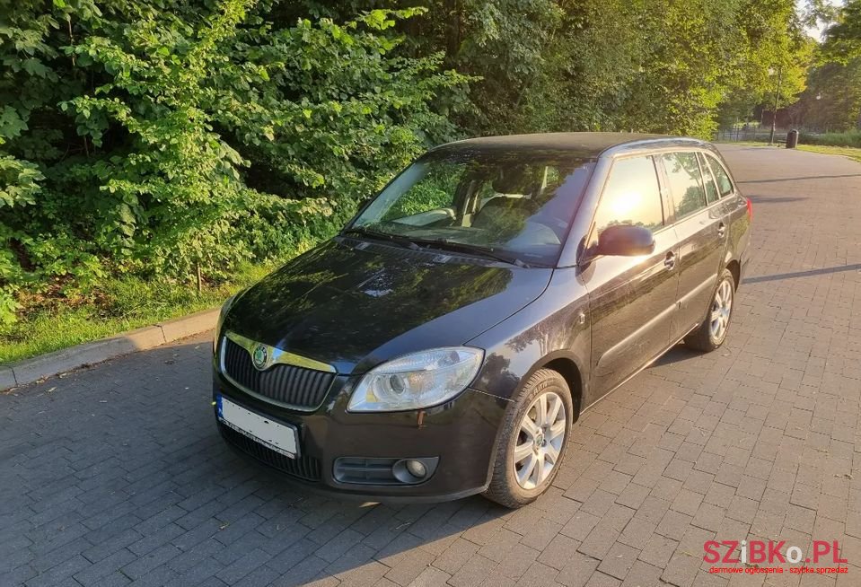 2008' Skoda Fabia photo #3
