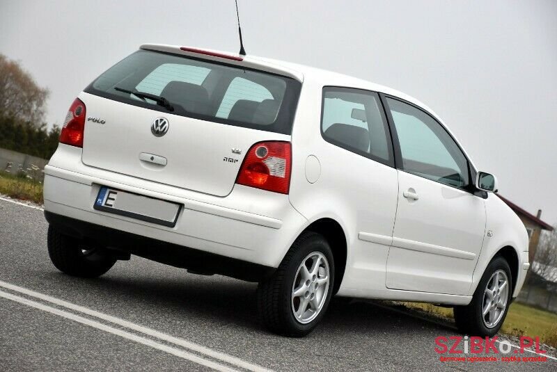 2003' Volkswagen Polo photo #4