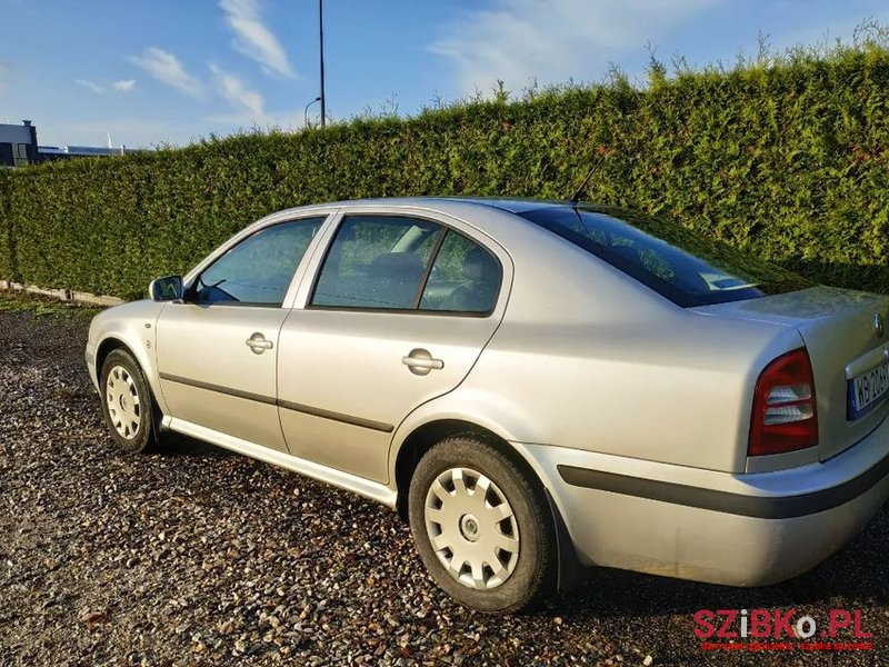 2002' Skoda Octavia photo #2