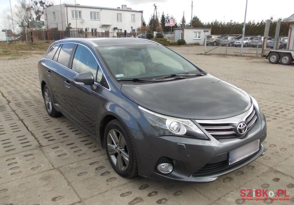 2014' Toyota Avensis photo #1