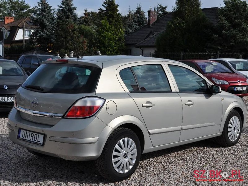 2005' Opel Astra photo #6